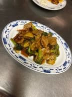 Best Beef w. Broccoli 芥兰牛 in Highland, IL